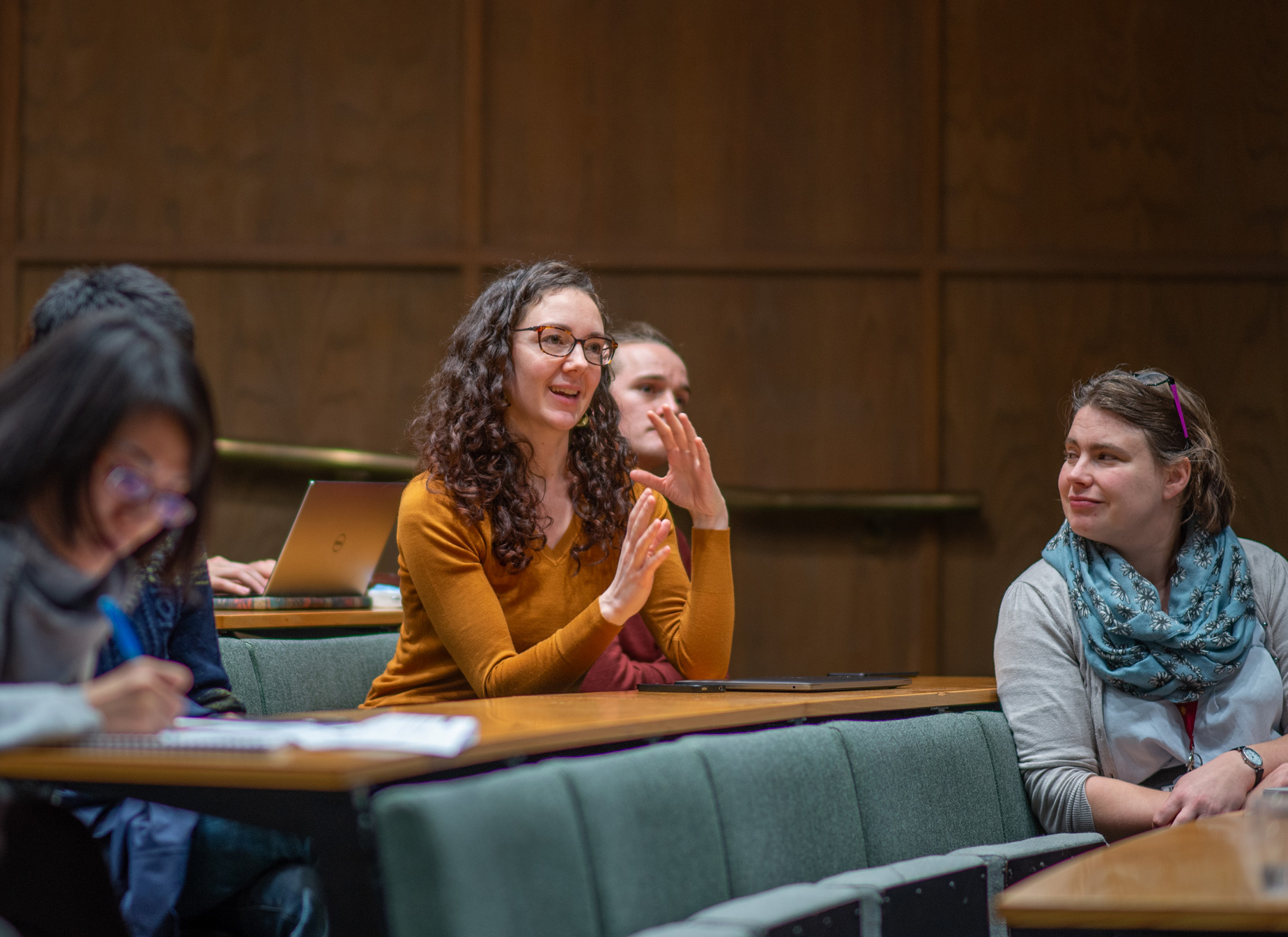 The audience gives enthusiastic feedback to presenters at the winter Science Day 2018.