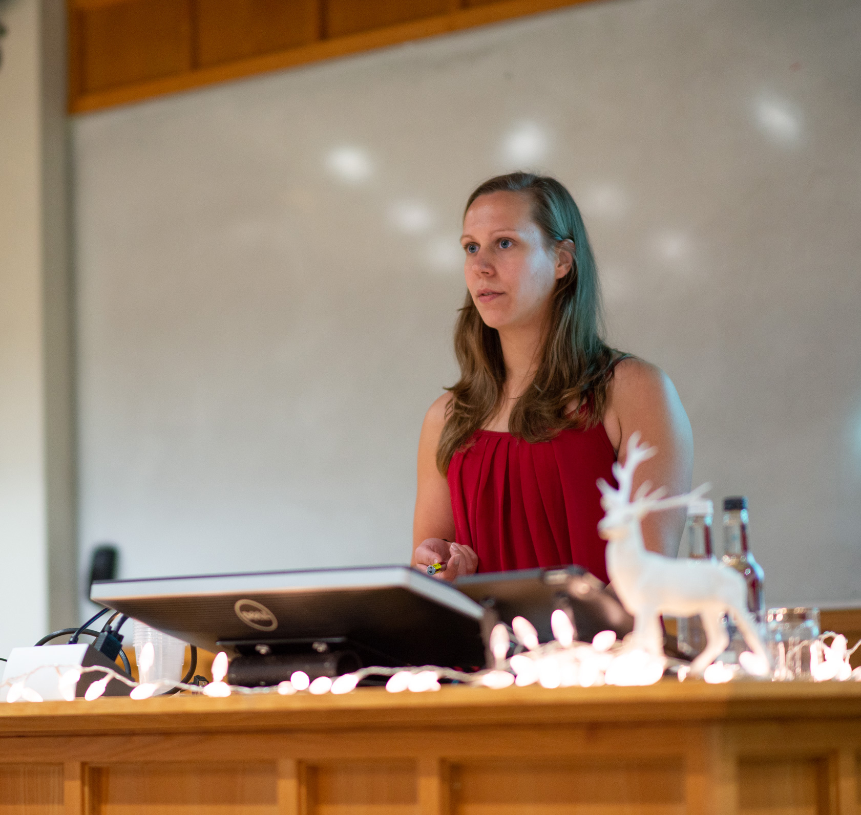 Unit student Maaike van Swieten answers audience questions about her use of computational models to probe the influence of physiological state on brain function.