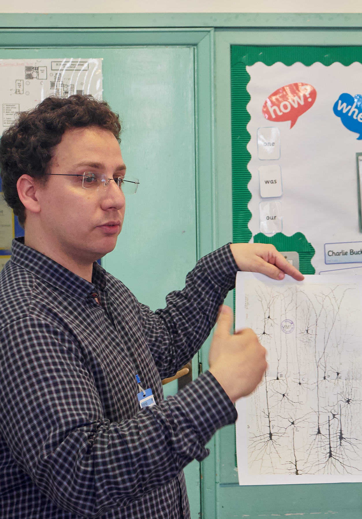 Guy introduces a Year 3 class (ages 7 and 8) to brain cells, using a drawing by Ramón y Cajal.