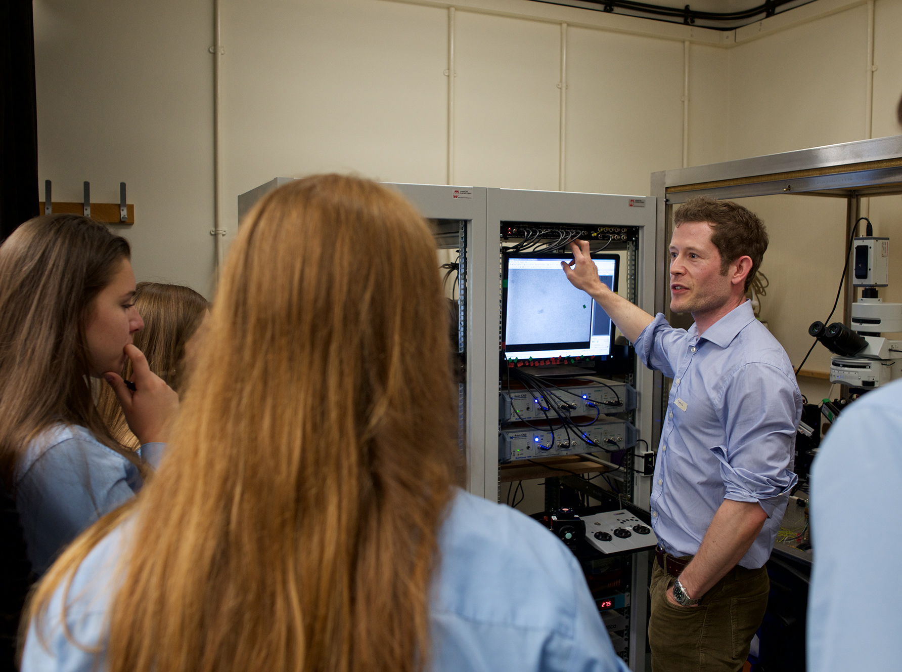 Associate Unit Member Dr Tommas Ellender explains how the electrical activity of nerve cells is recorded in brain slices