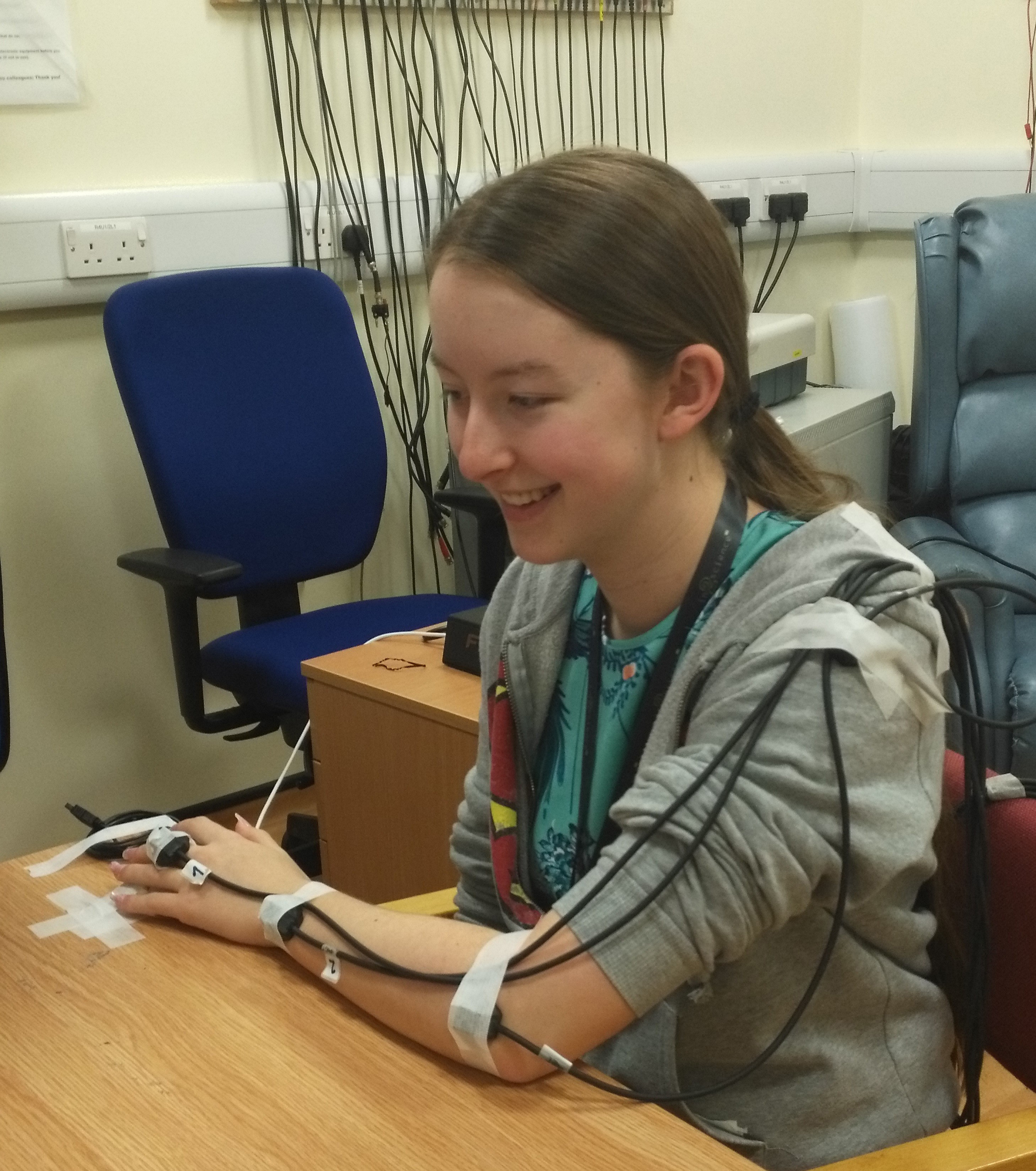 In2scienceUK student Hannah records her muscle activation at the MRC BNDU.