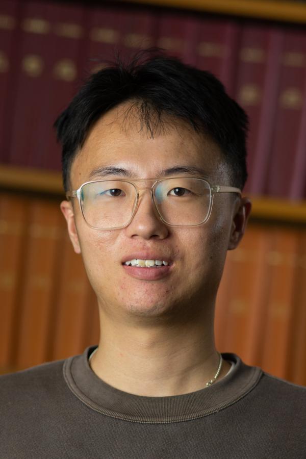Portrait photo of Yuhang Song