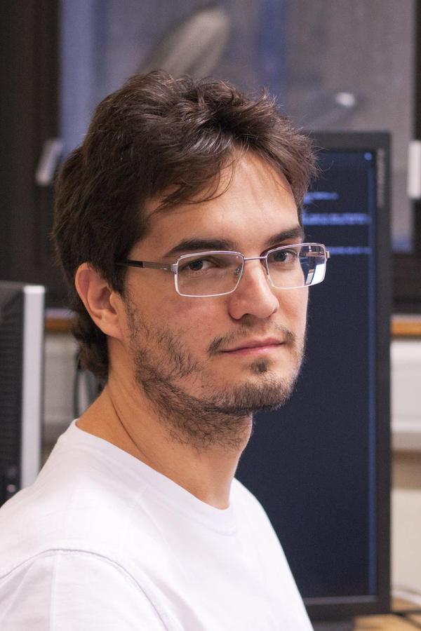 Portrait photo of Vitor Lopes dos Santos