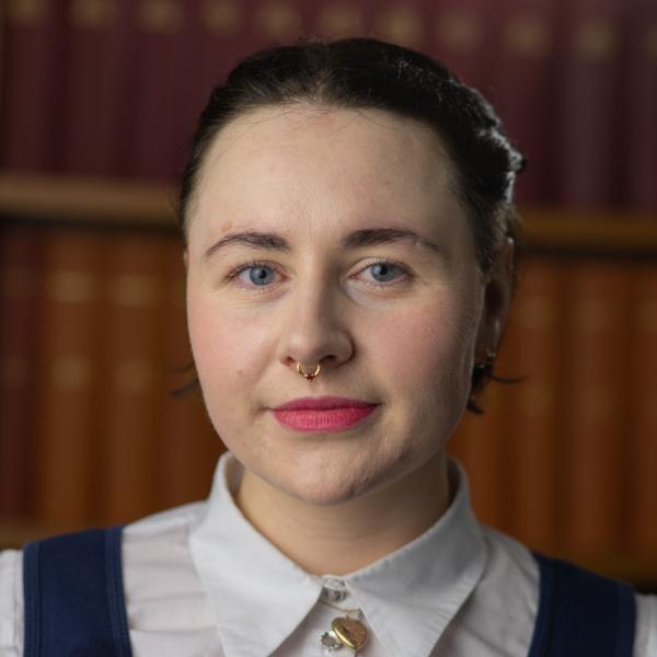 Portrait photo of Aislin