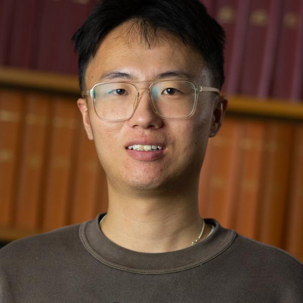 Portrait photo of Yuhang Song