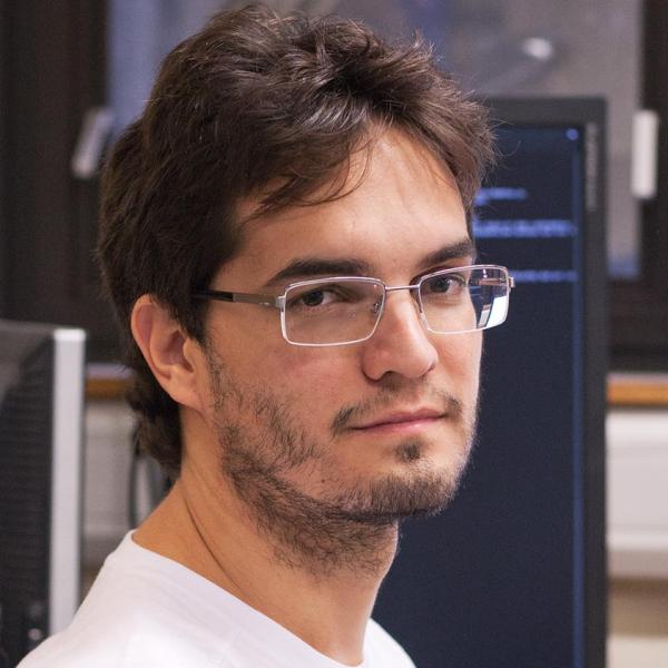 Portrait photo of Vitor Lopes dos Santos