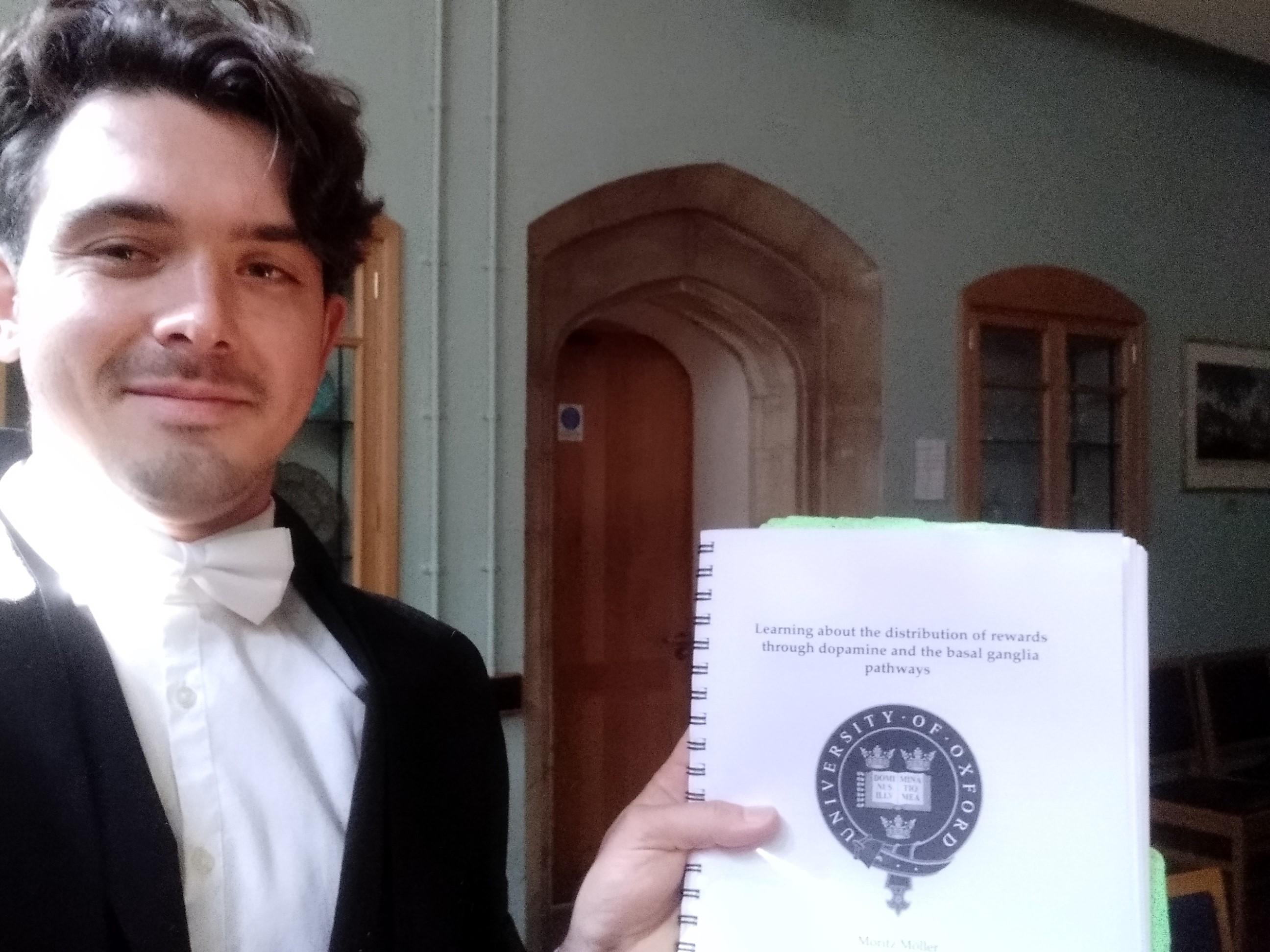 Similarities between fresh food and canned food image